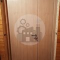 установленная двустворчатая дверь с МДФ, ламинат внутри